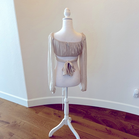 Windsor Sweet & Flirty Ivory Sweetheart Neck Satin Crop Top w Tie Back - Size S - Picture 6 of 8